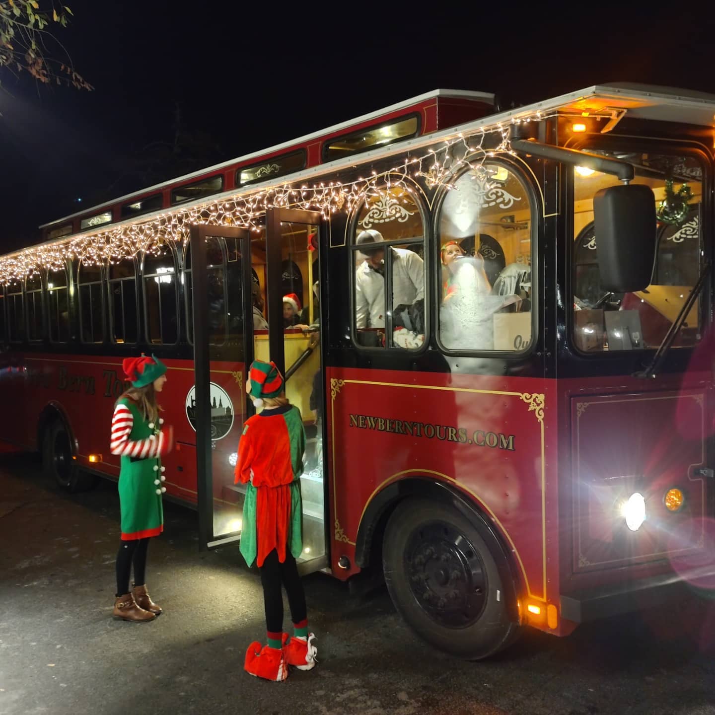 12.22 New-Bern-Tours-Christmas-Trolley